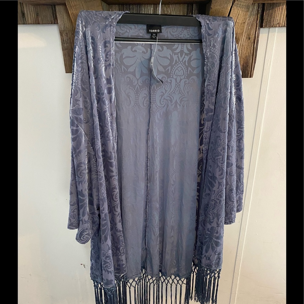 NWT TORRID Size 5/6 velvety soft fringe burnout kimono top